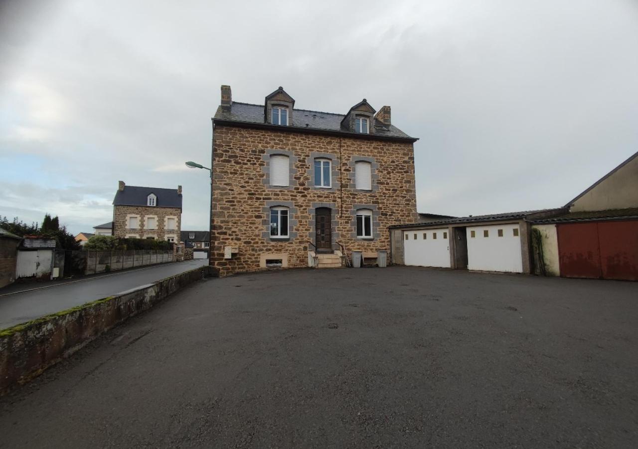 Le Petit Melorien Saint-Méloir-des-Ondes Exterior foto